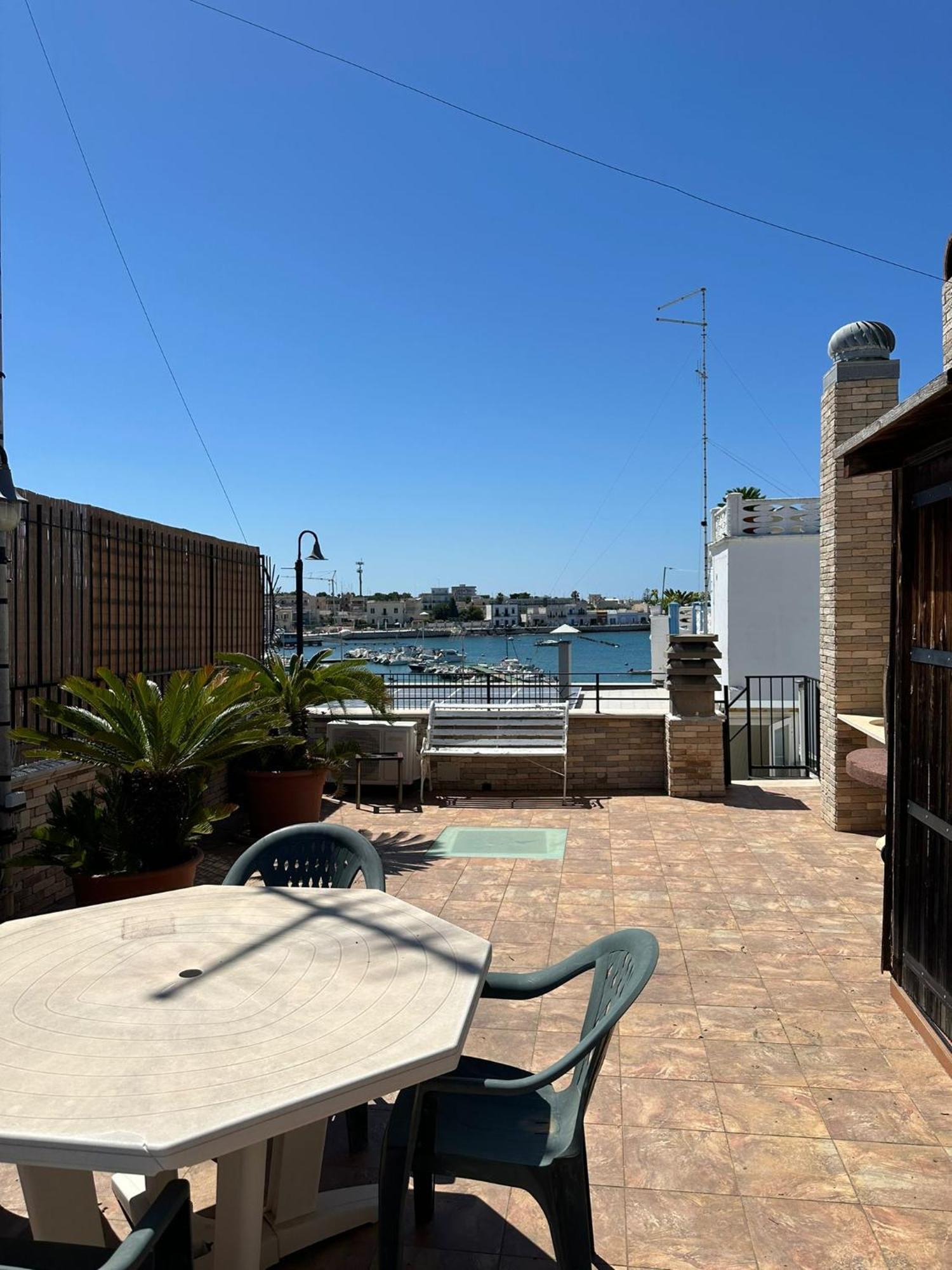 Fronte Porto Apartment *